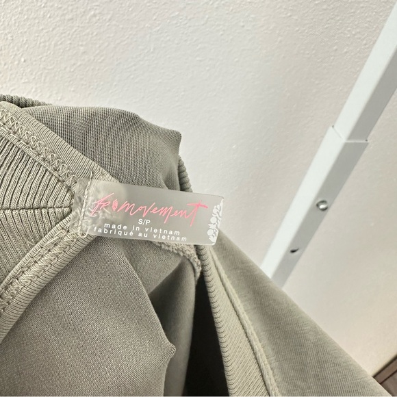 NWT Free People Hot Shot Tee Romper Light Olive Green Size Small $60 MSRP - Picture 6 of 6